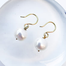 Load image into Gallery viewer, Diana Pearl Earrings
